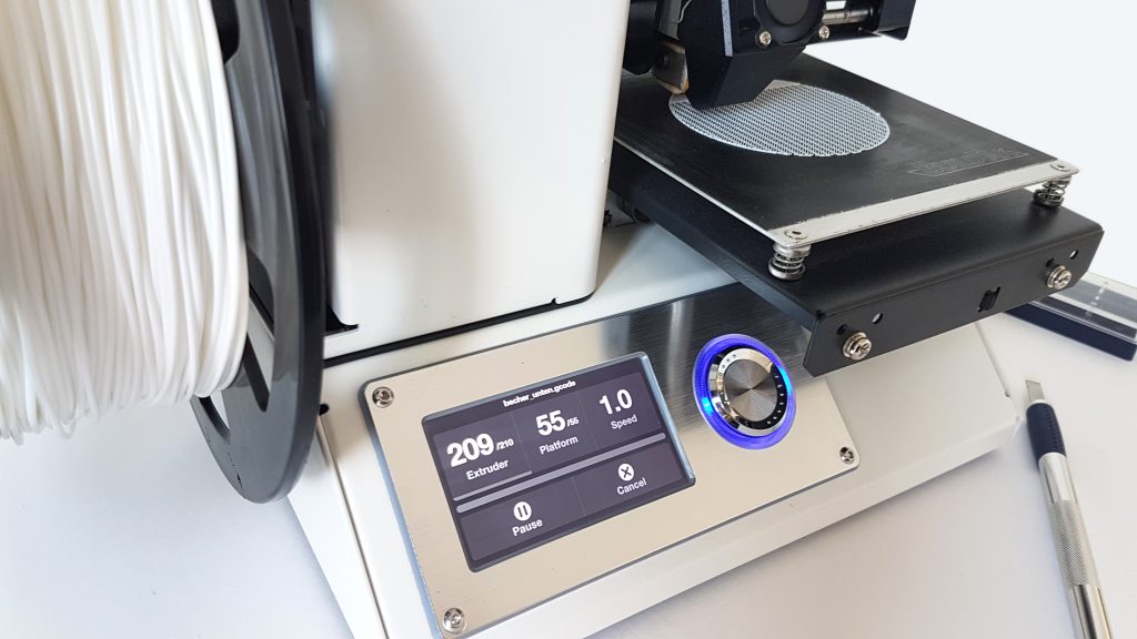 3D-Drucker im Betrieb - Druck eines Prototypen